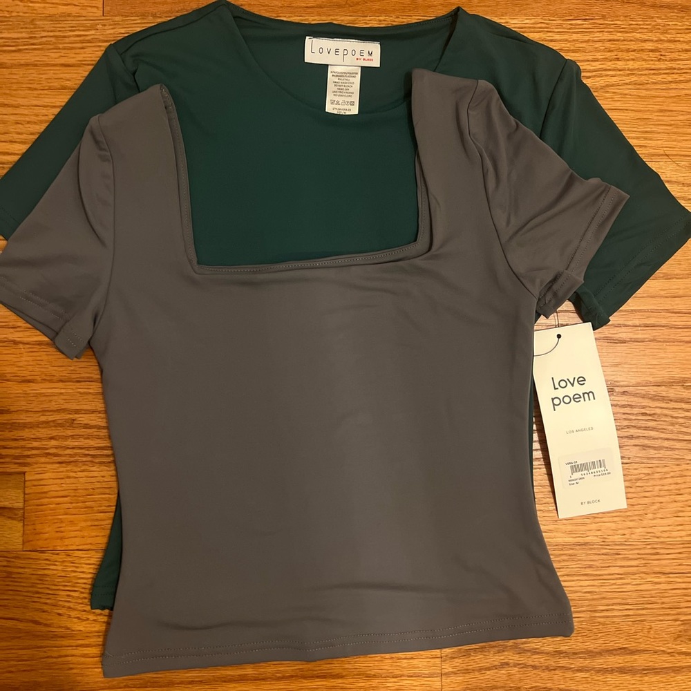 2 Seamless tee’s